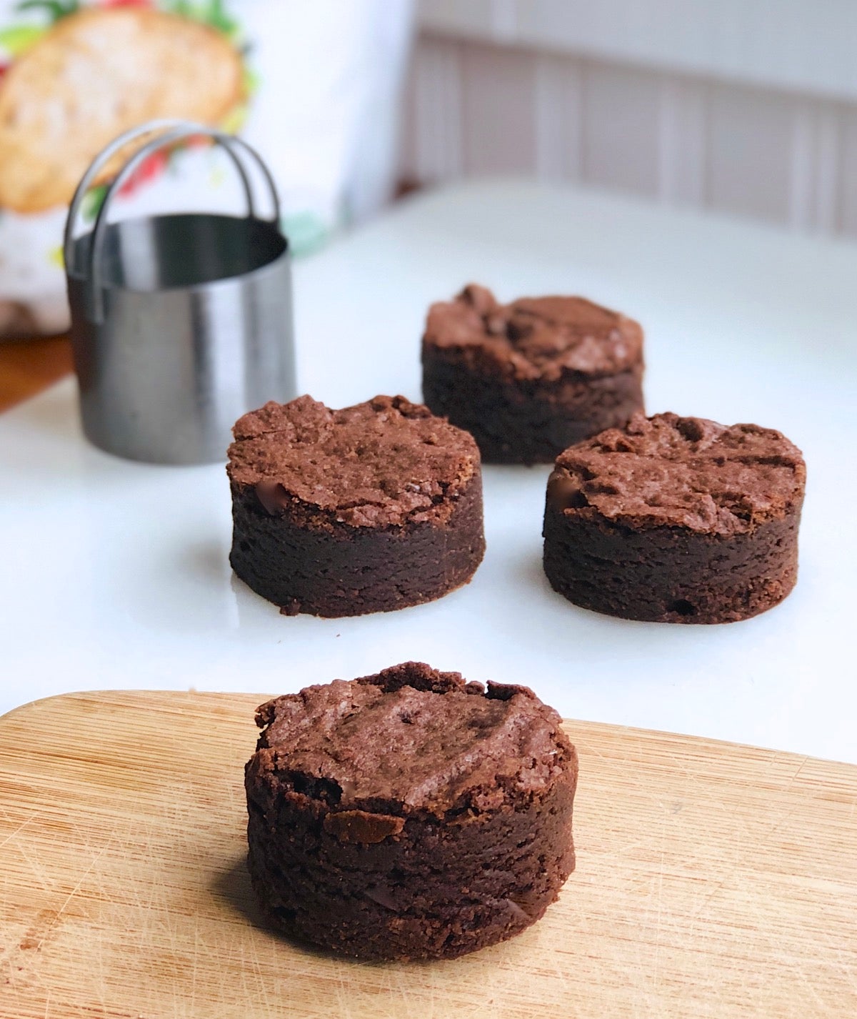 Rye fudge brownies on a plate.